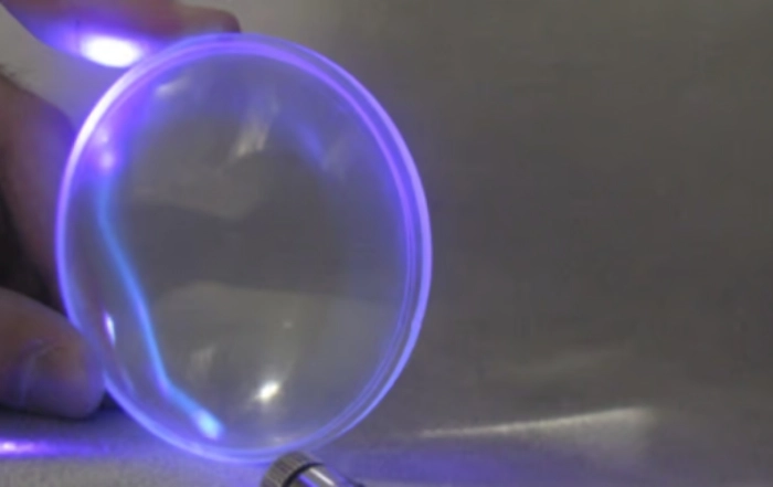 ung dung nhua trong cac thiet bi quang hoc 1